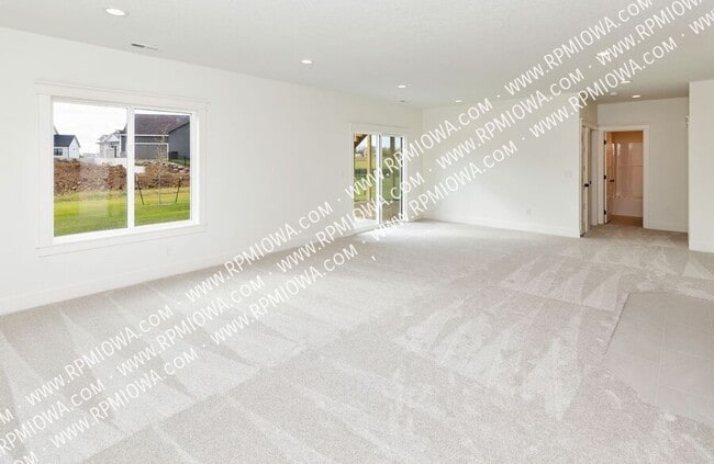 Building Photo - 440 NW Ashley Cir