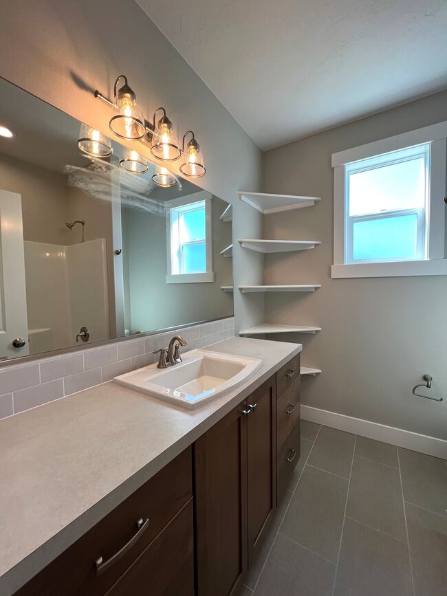 Building Photo - 2609 Sunray Ave
