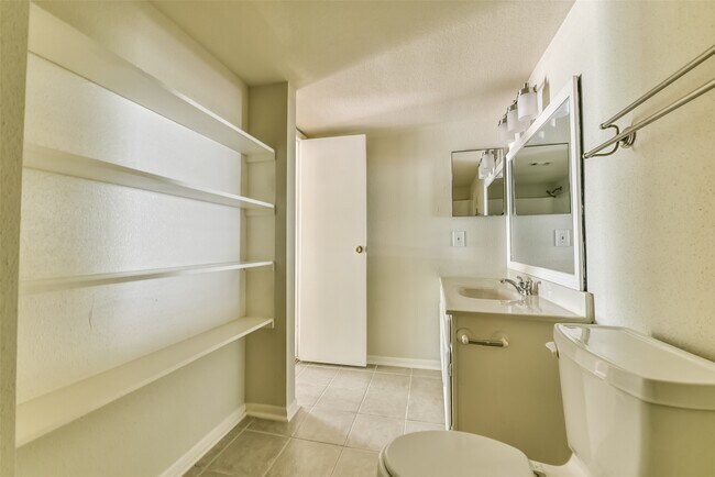 Building Photo - 5917 Fairdale Ln