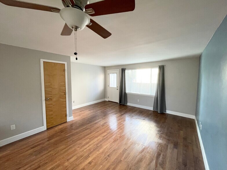 Building Photo - 1706 Avalon