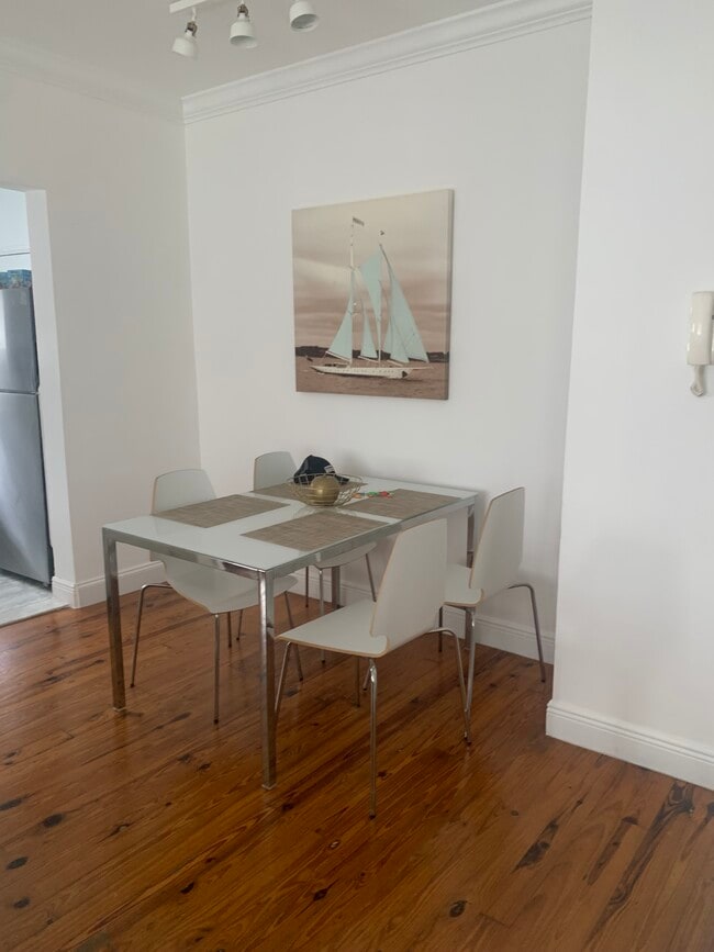 Building Photo - 830 10th St