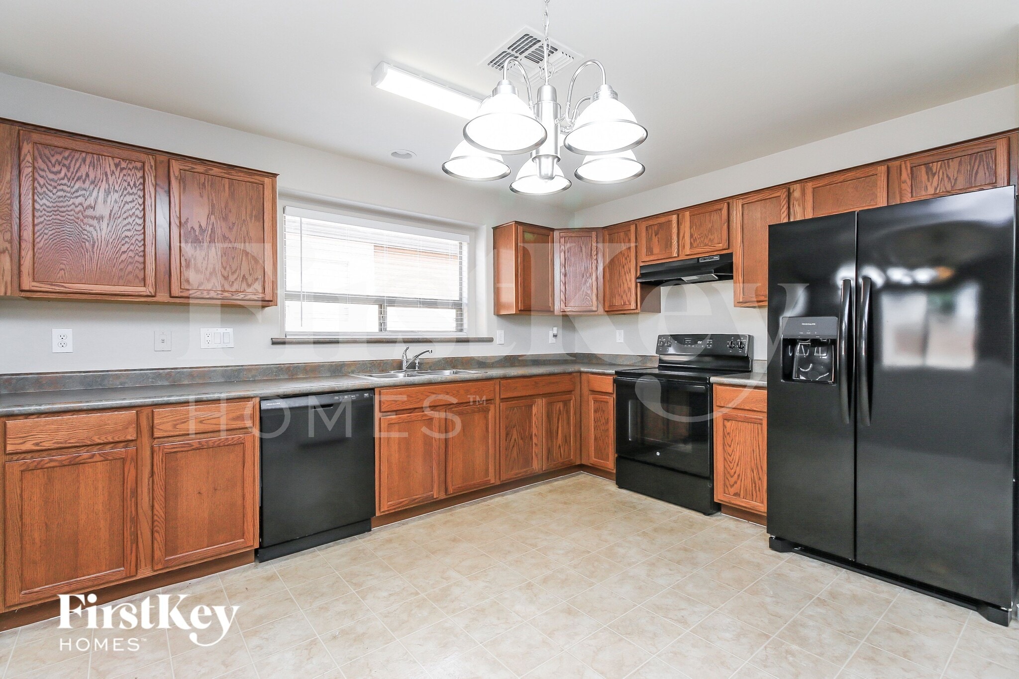 Building Photo - 1742 E Leslie Ave