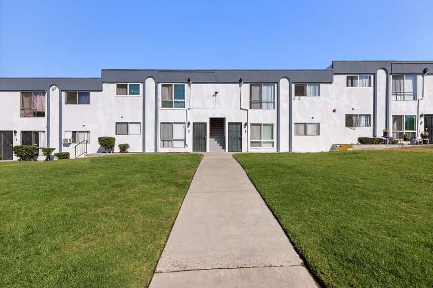 Building Photo - Mar at Laurel