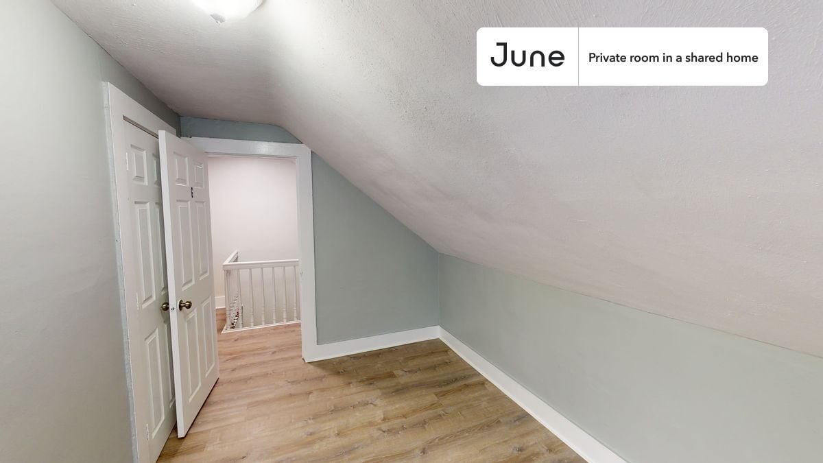 Building Photo - Room in Shared 7 bed/2 bath home in Allston