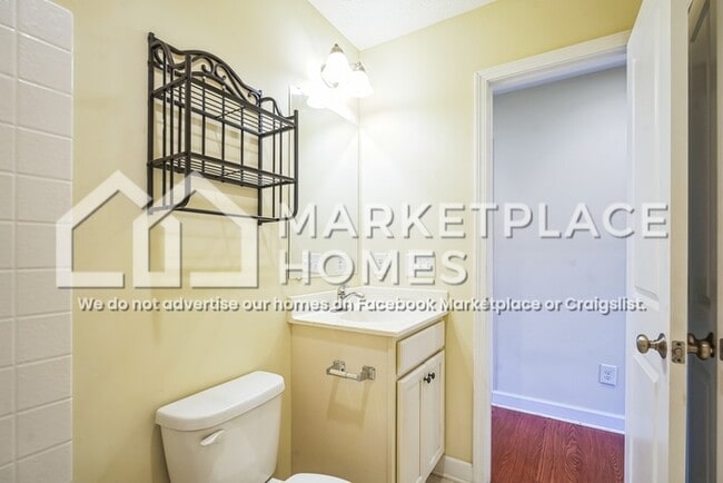 Building Photo - 510 Tyner Ave