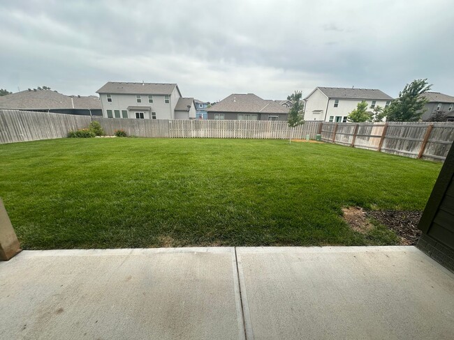 Building Photo - Home For Rent Papillion