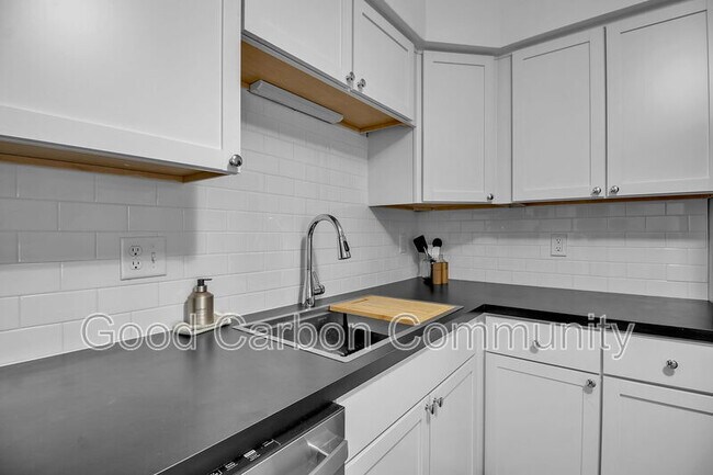 Building Photo - 7008 Erie Rd