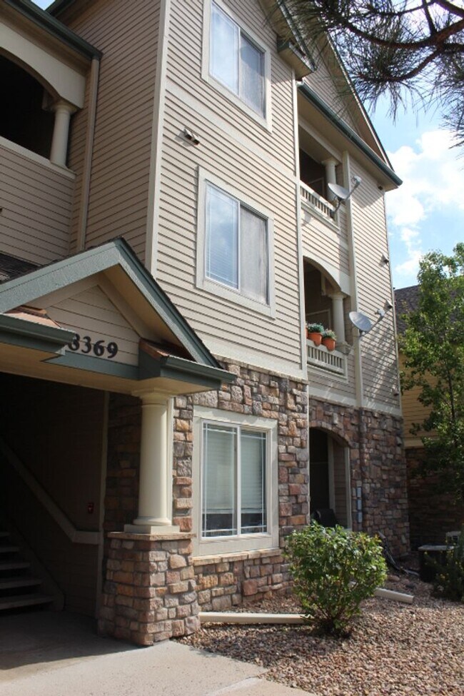 Primary Photo - Deer Creek - 2nd Floor 2 bedroom/2 Bath Co...
