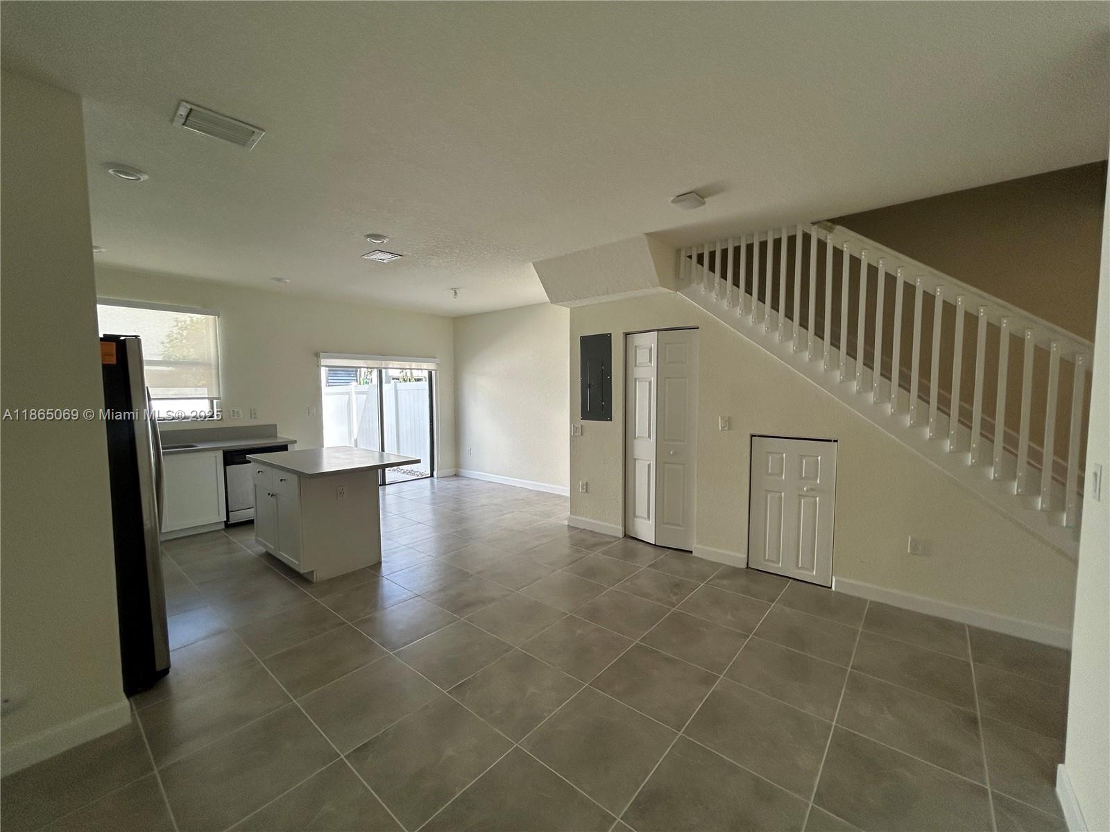 Building Photo - 10622 W 33rd Way