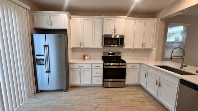 Building Photo - ***JUST REDUCED & MOVE IN SPECIAL!!!*** 3 bedroom, 2 bathroom located in Beautiful Madera