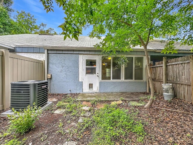 Building Photo - 2857 Wonderwood Ln