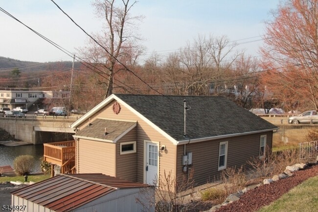 Building Photo - 31 Ringwood Ln