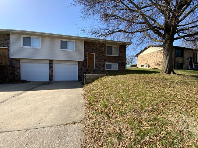 Building Photo - 1801-1803-1803 Garden Dr