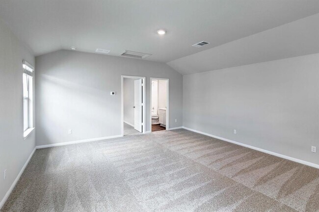 Building Photo - 703 Bluffview Dr.