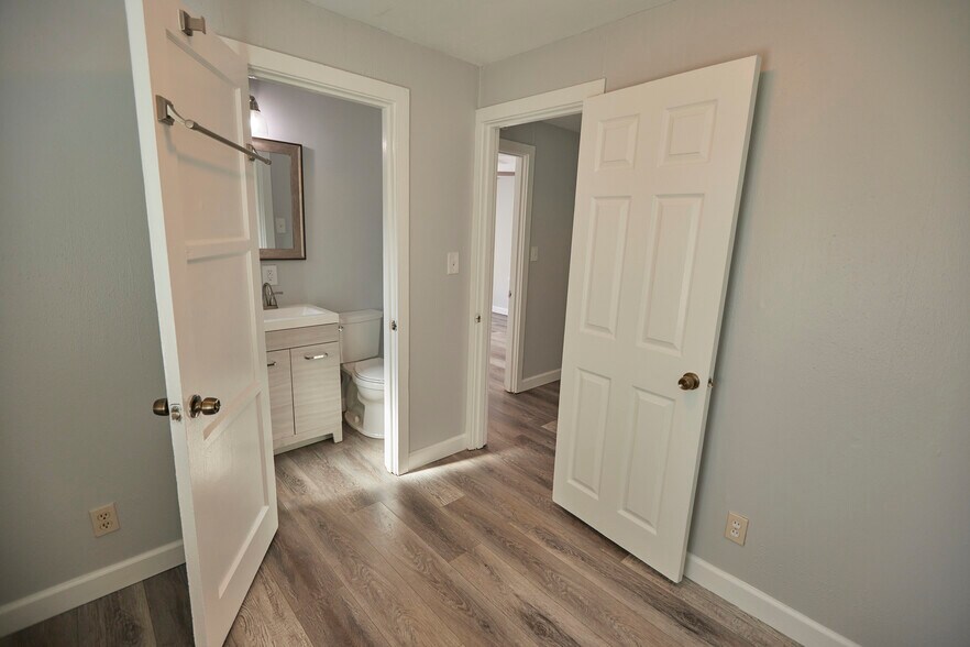 Office - 2439 8th Ave N