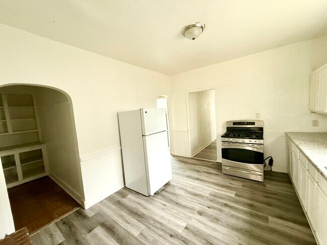 Building Photo - 2300 56th St