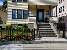 Building Photo - 1495 River St