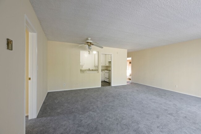 Building Photo - 8421 Lindley Ave