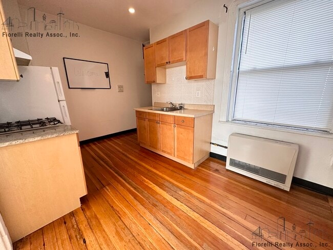 Building Photo - 22 Henchman St