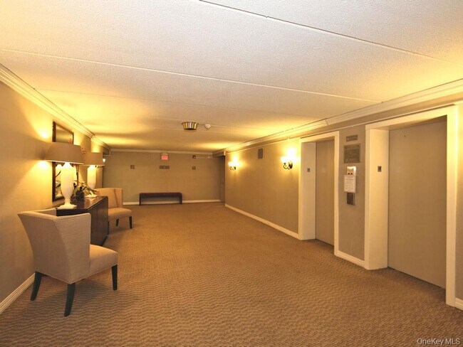 Building Photo - 480 Halstead Ave