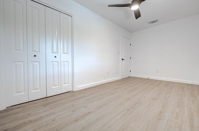 Building Photo - 5407 Manor Rd