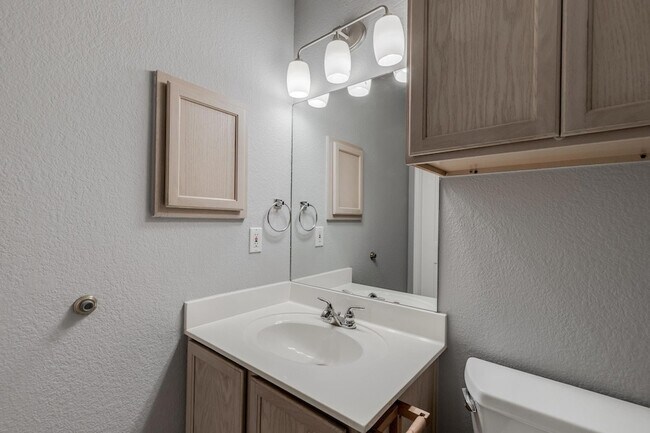 Building Photo - 16809 Bailey Jean Dr