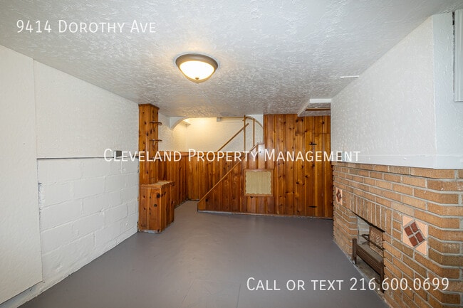 Building Photo - 9414 Dorothy Ave