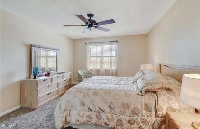 Building Photo - 4912 Tamiami Trl E