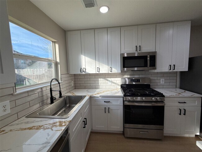 Building Photo - 3819 Banks Ridge Ln