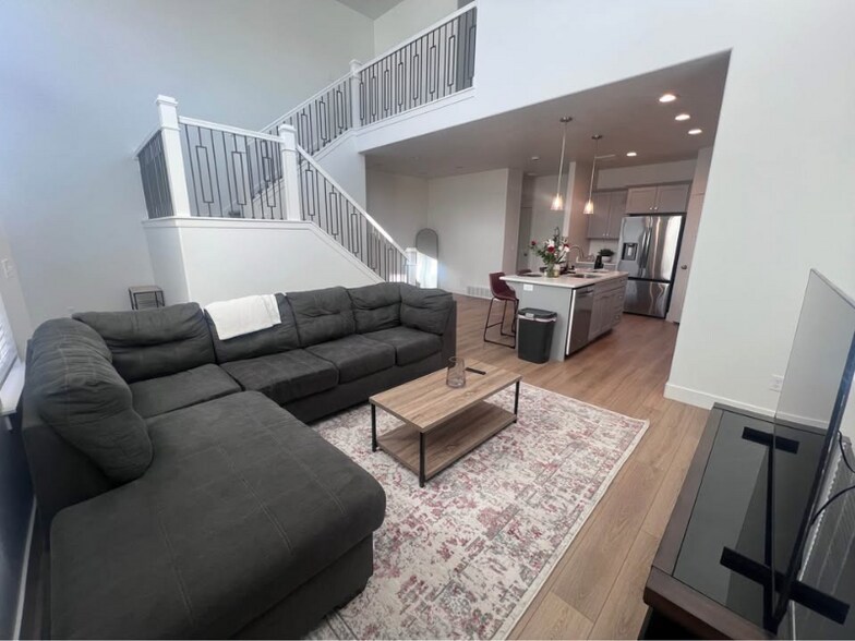 Building Photo - 3695 Big Horn Dr