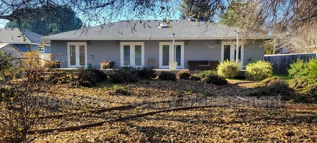 Building Photo - 1267 SW Ironwood Dr