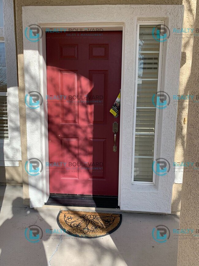 Building Photo - Beautiful 3 Bedroom, 2Bath, 3 Car Garage home in South Reno With Large Back Yard and Hot Tub!