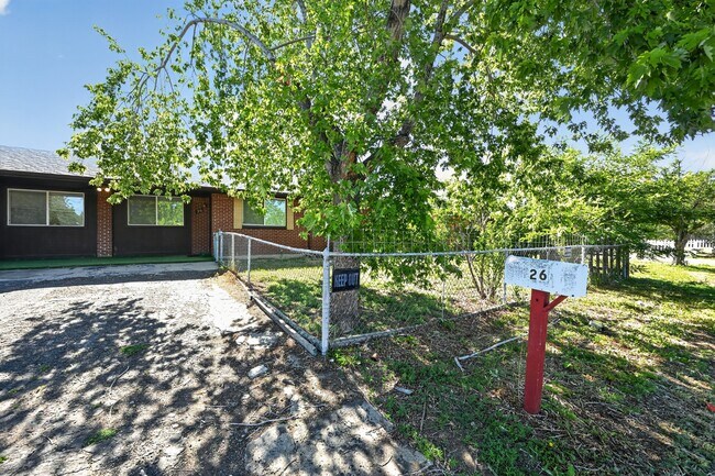 Building Photo - 26 Newland Ct