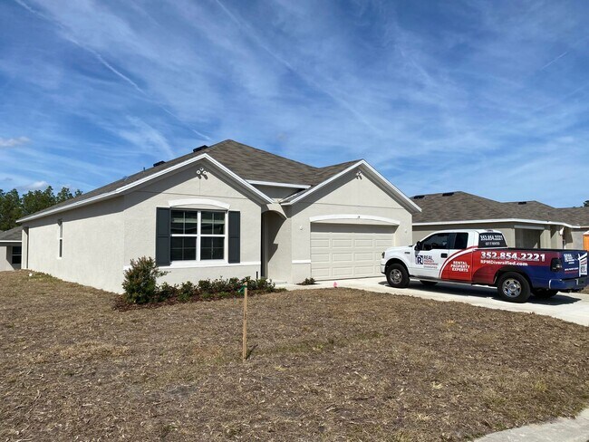 Building Photo - Lake Diamond-North - 4/2/2 *Available Now*...
