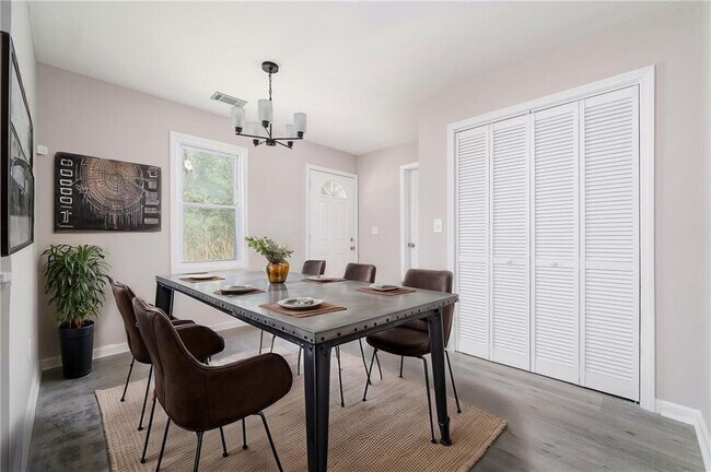 Building Photo - 665 S Eugenia Pl NW