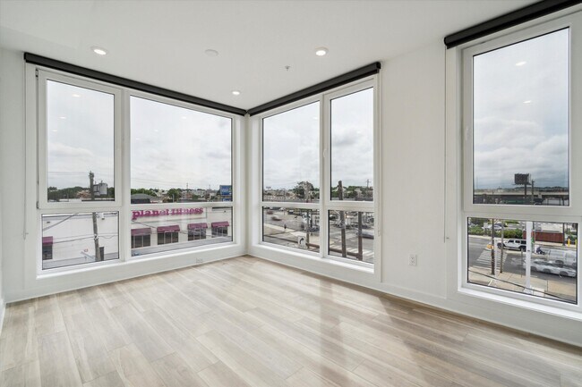 Building Photo - 2636 E York St