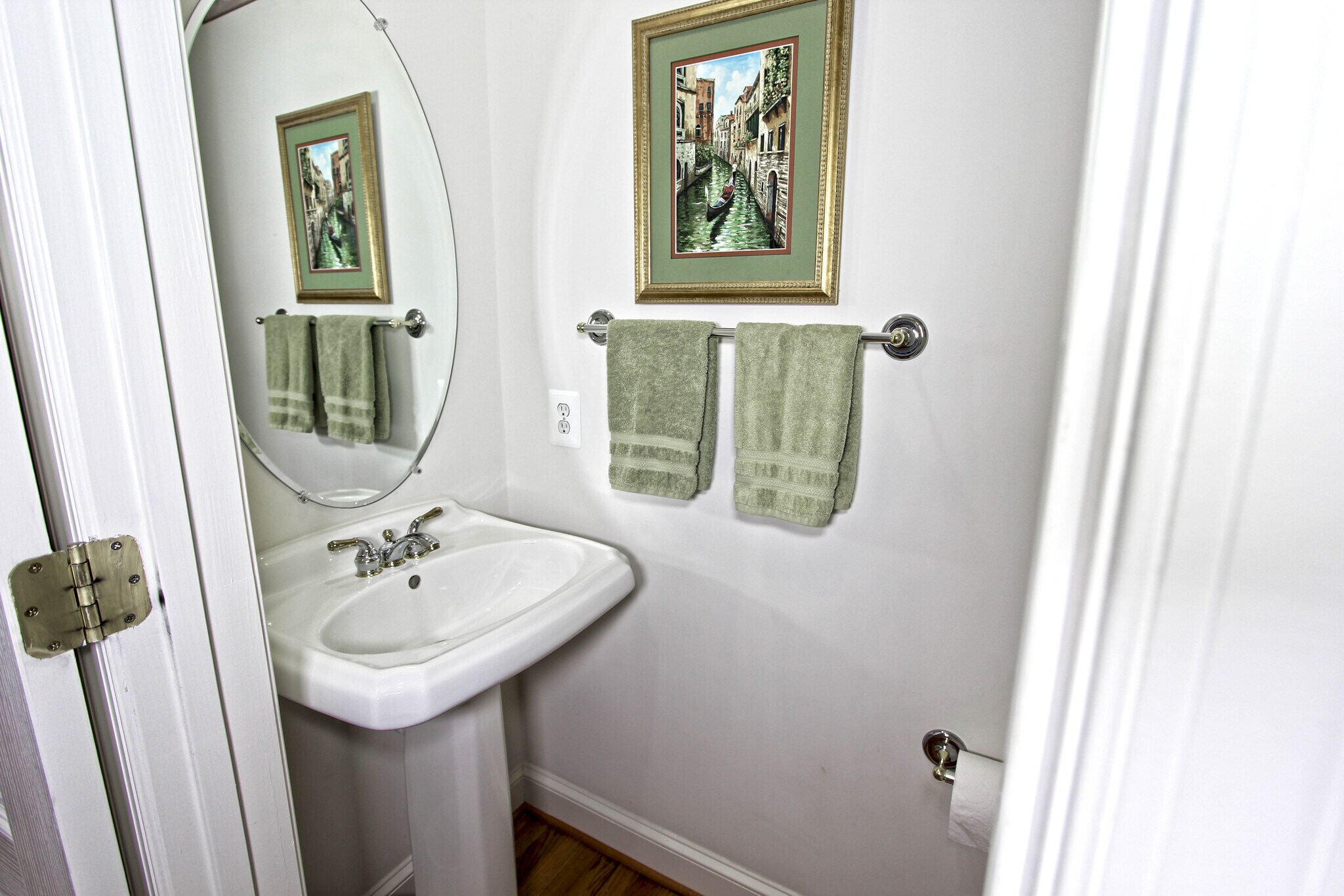 Building Photo - 4083 Walnut Cove Cir