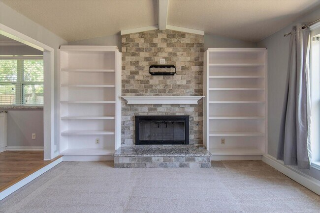 Building Photo - Now available for immediate move-in!