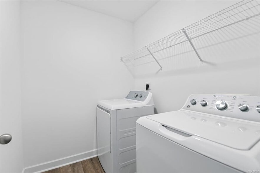 Building Photo - 6613 Firefly Ln