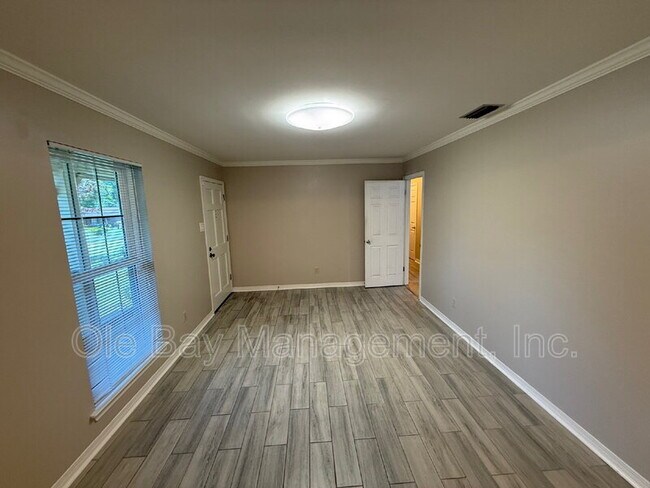 Building Photo - 1041 Choctaw Bluff Rd