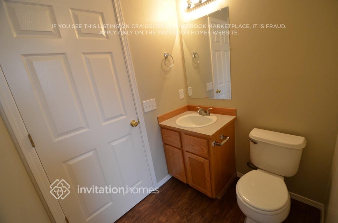 Building Photo - 409 Rainbow Pl