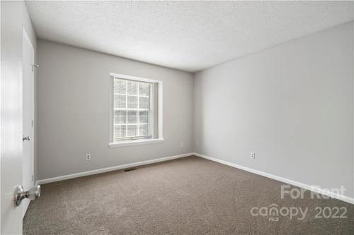 Building Photo - 3916 Briarhill Dr