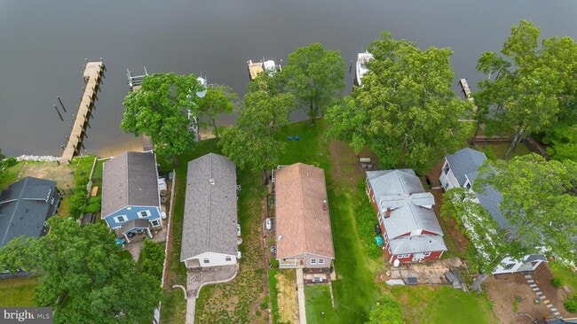 Building Photo - 332 Riverside Dr