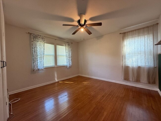 Building Photo - Charming 3-bedroom, 2-bathroom home