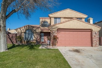 Building Photo - Beautiful 4 Bedroom Lancaster Home with Desirable Amenities!