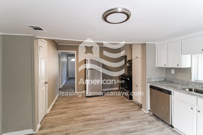 Building Photo - 1211 Laura Ave