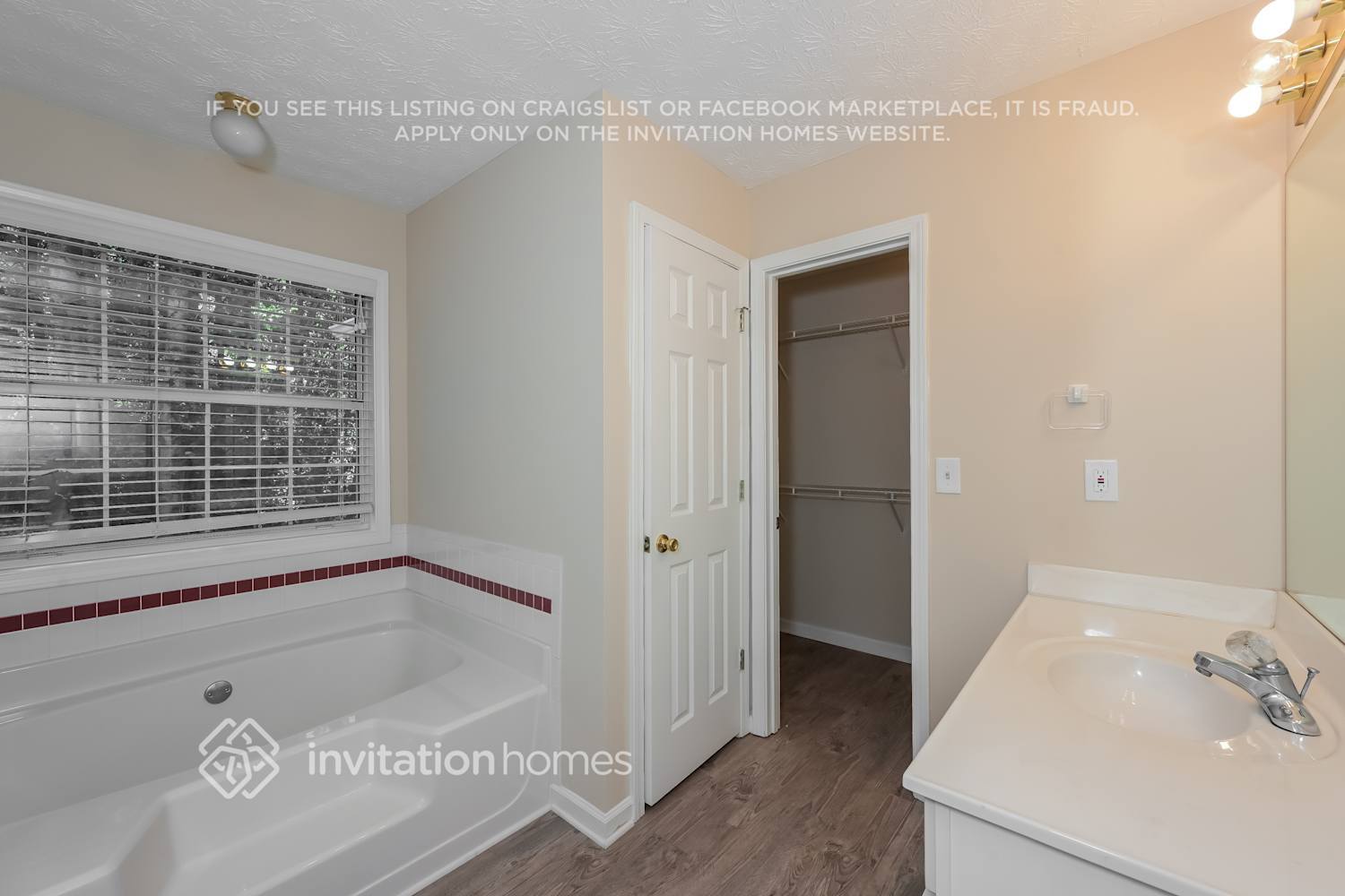 Building Photo - 710 Suwanee Lakes Cir NW