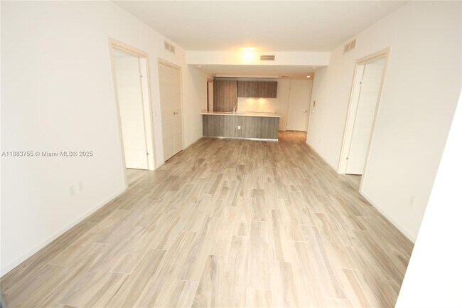 Building Photo - 801 S Miami Ave