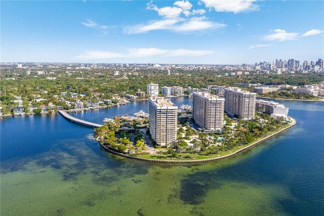 Building Photo - 1 Grove Isle Dr