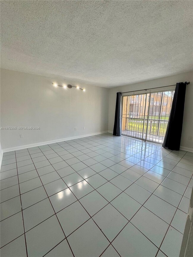 Building Photo - 13700 SW 62nd St